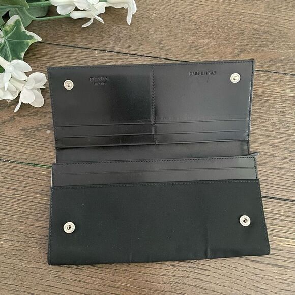 PRADA Classic Black Nylon / Leather Bifold Wallet - Picture 4 of 10
